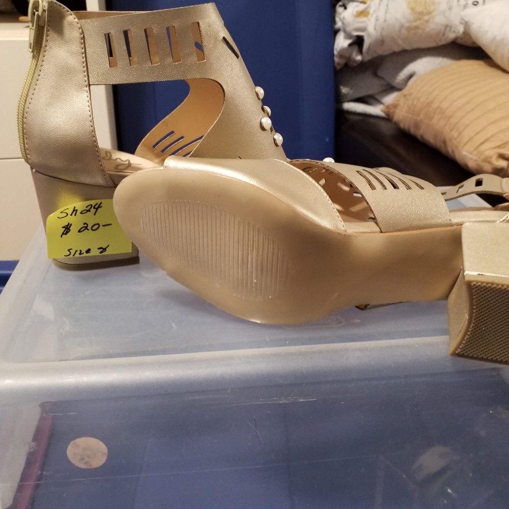 Gold Sanders - Picture 3 of 4